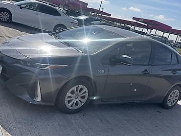 Продажа авто: Toyota Prius: 2020 г., Автомат, Гибрид, Хэтчбэк — 3