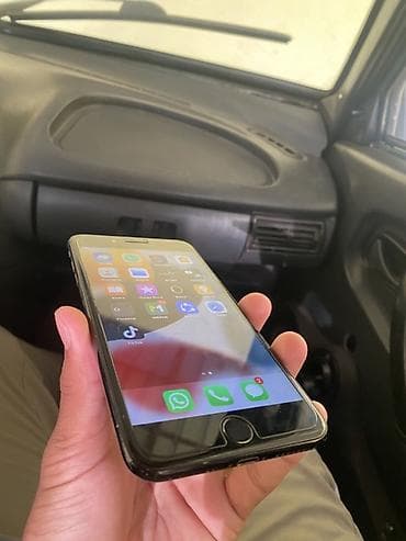 ми 10 с: IPhone 8 Plus, 128 ГБ, цвет Space Gray - Экран 5.5", Retina HD — 2