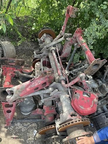 w210 2 7: Борт Состав: - Балки мостов с поворотными кулаками - Тормозные — 1