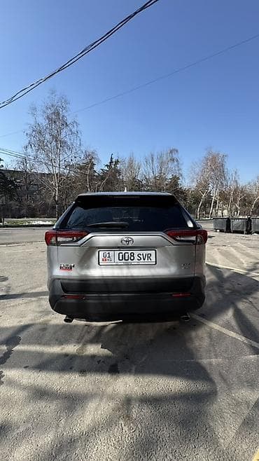 Toyota: Toyota RAV4: 2022 г., Автомат, Бензин, Кроссовер — 5