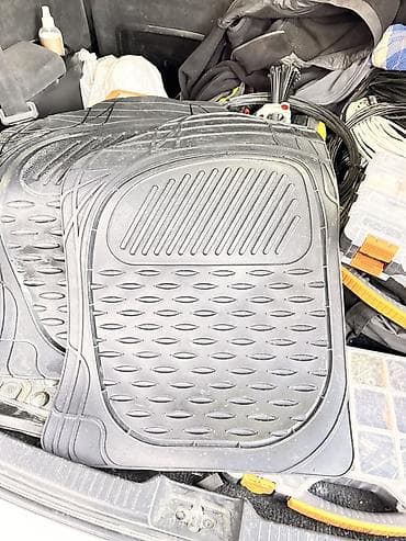 Скупка катализаторов: Плоские Резиновые Полики Для салона Toyota, цвет - Черный, Б/у, Самовывоз — 3