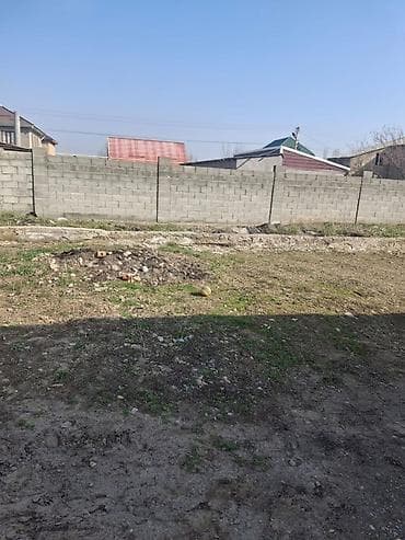 Аренда домов: Продаётся земельный участок с домом и хозпостройкой. Основные — 4