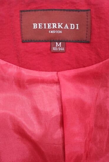 плащи от дождя: Женский короткий плащ, с поясом, размер 42. Состояние отличное. Цвет — 3