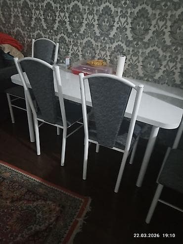 Стулья, табуретки: Кухонный стол и стул, Б/у, цвет - Белый — 1