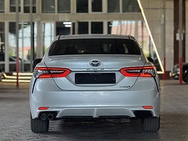 cvt: Toyota Camry: 2021 г., Автомат, Гибрид, Седан — 4