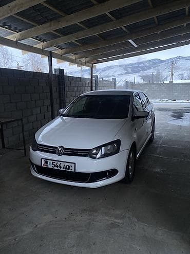 x5 2003: Volkswagen Polo: 2013 г., 1.6 л, Механика, Бензин, Седан — 5