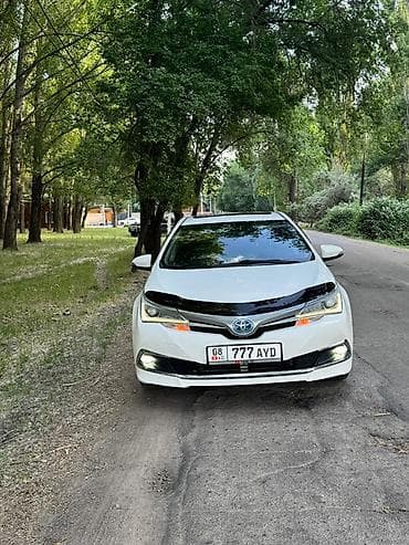 продаю тойота каролла: Toyota Corolla: 2019 г., 1.8 л, Вариатор, Гибрид, Седан — 1