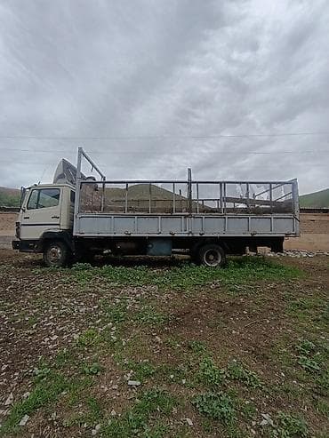 айнек авто: Жүк ташуучу унаа, Mercedes-Benz, Стандарт, Колдонулган — 4
