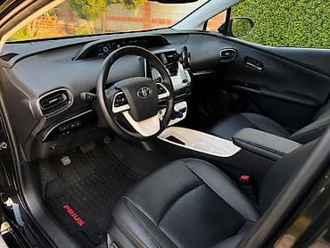 Продажа авто: Toyota Prius: 2016 г., 1.8 л, Гибрид — 7