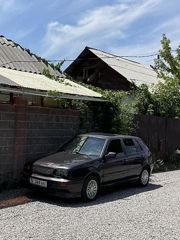 Унаа: Volkswagen Golf: 1993 г., 1.6 л, Кол менен иштөөчү, Бензин, Хетчбек — 1