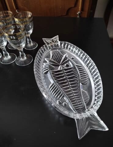пасуда комплект: Продаю рюмки 6 шт - 400 с., селедочница хрусталь - 400 с., салатница - — 1