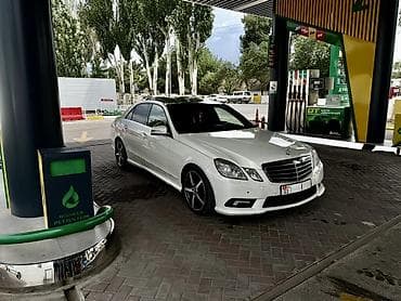 8900: Mercedes-Benz E-Class: 2011 г., 3 л, Автомат, Бензин, Седан — 2