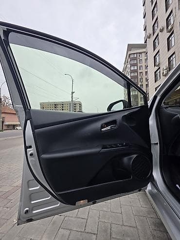 пневмо сигнал: Toyota Prius: 2021 г., 1.8 л, Автомат, Гибрид, Хэтчбэк — 4