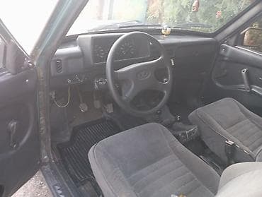 нива автомашина: ВАЗ (ЛАДА) 4x4 Нива: 2001 г., 1.6 л, Механика, Бензин, Внедорожник — 9