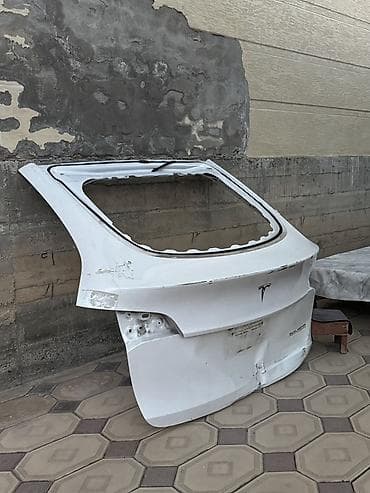 Транспорт: Крышка багажника (дверь пятой двери) для Tesla Model Y. - — 1