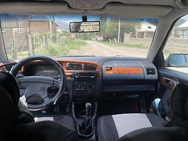 1: Volkswagen Vento: 1993 г., 1.8 л, Механика, Бензин, Седан — 7
