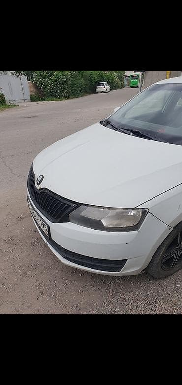 бампе: Skoda Rapid: 2017 г., 1.6 л, Механика, Бензин, Седан — 1