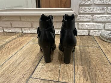 сапоги из натурального меха и кожи: Сапоги, 39, Caprice, Б/у, цвет - Черный — 3