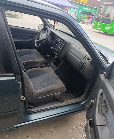 авто gac: Volvo 440: 1993 г., 1.8 л, Механика, Бензин, Лифтбек — 5