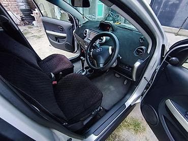 ist: Toyota Ist: 2003 г., 1.3 л, Автомат, Бензин, Хэтчбэк — 5