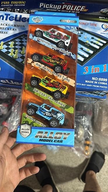 Набор игрушечных машинок Alloy Model Car - Формат: 4 металлические lalafo.kg да Набор игрушечных машинок Alloy Model Car - Формат: 4 металлические