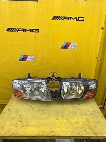 Передняя правая фара Mitsubishi Б/у, Оригинал