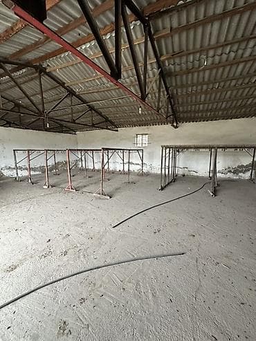 хранение: Металлические стойки/рамы для сушки и развески мясо Описание: - — 1