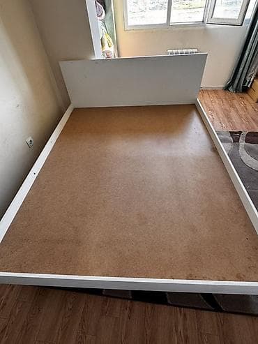 Кровати: Двуспальная кровать, Б/у, С матрасом, длина - 200 см — 1