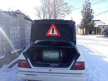 mercede: Mercedes-Benz W124: 1993 г., 2 л, Газ — 8