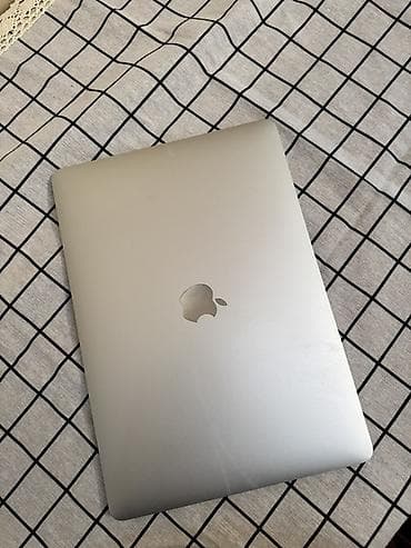 Ноутбуки и аксессуары: Apple MacBook Pro 13" Ключевые характеристики: - Диагональ экрана: 13 — 3