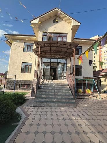 Сдается 2‑х этажный дом под офис (подойдет под детский сад). -