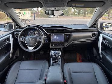 coroll: Toyota Corolla: 2020 г., 1.8 л, Вариатор, Электромобиль, Седан — 9