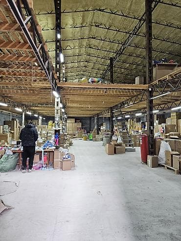 продаю склад: Продаю Склад с действуюшим бизнесом район Дордой ул Ибраимова. Склад — 3