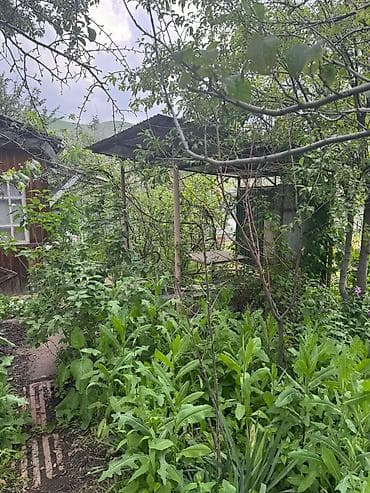 Продажа домов: Продаются Участок 5 соток Во дворе 3 хком домик возле речки,чистый — 6