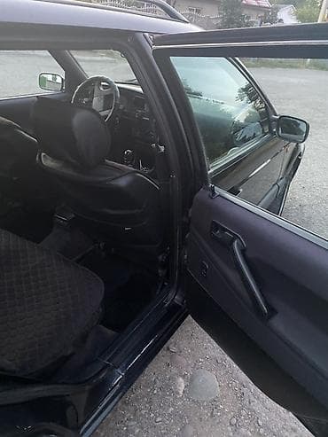 Продажа авто: Volkswagen Passat Variant: 1993 г., Универсал — 8