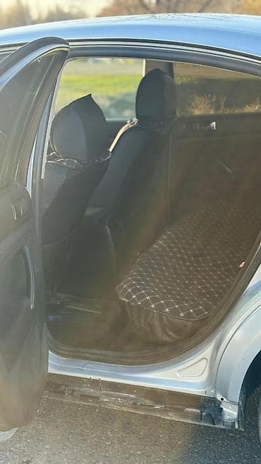 mx 6: Volkswagen Passat: 2001 г., 2.3 л, Механика, Седан — 7