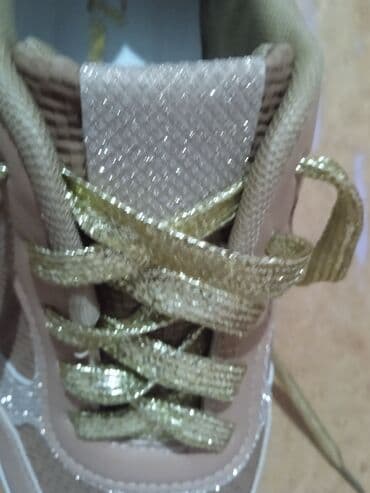 золото калсо: Продаю кроссовки женские Абсолютно новые Цвет бежево-золотой Размер 39 — 3