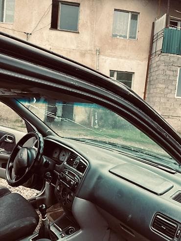 Nissan Primera: 2001 г., 1.8 л, Механика, Бензин, Седан — 5