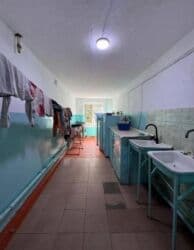 продаю квартиру барачного типа: 1 комната, 18 м², Общежитие и гостиничного типа, 2 этаж, Старый ремонт — 2