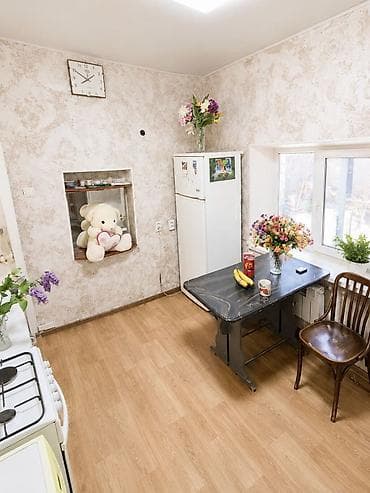 без торга: 🏡 Продаётся полдома в Рабочем городке, Бишкек Наша часть дома состоит — 3