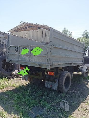 Автомобил