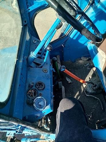 трактори: Трактор колесный МТЗ-80/82 (с синим кузовом и кабиной). Особенности и — 3