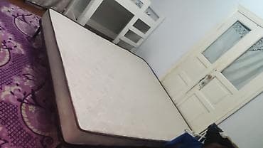 Двуспальная кровать, Б/у, С матрасом, длина - 200 см