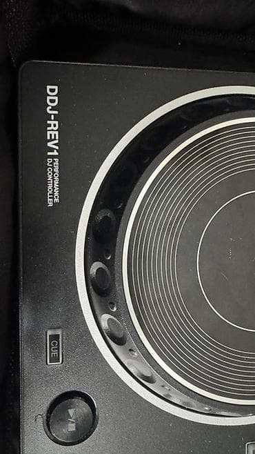 Аудиотехника: DJ-контроллер Pioneer DJ DDJ‑REV1 + транспортировочный рюкзак и кабели — 4