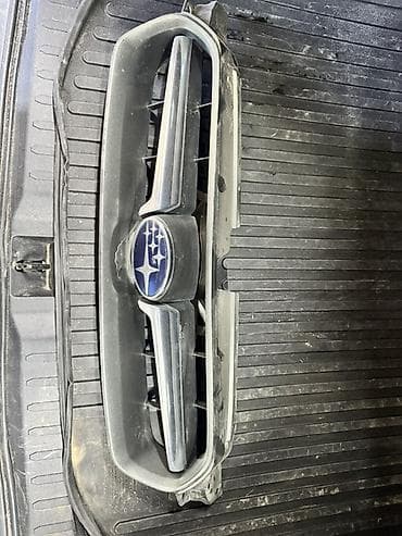 Решетка радиатора Subaru Оригинал
