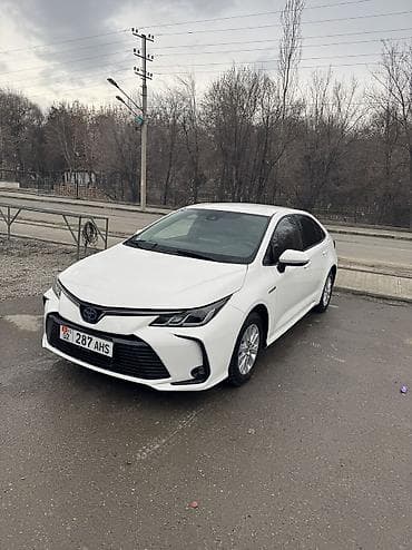 Toyota: Toyota Corolla: 2021 г., 1.8 л, Вариатор, Гибрид, Седан — 3