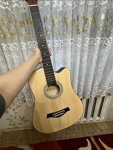 Акустическая гитара 6-струнная, дредноут с вырезом (cutaway) для