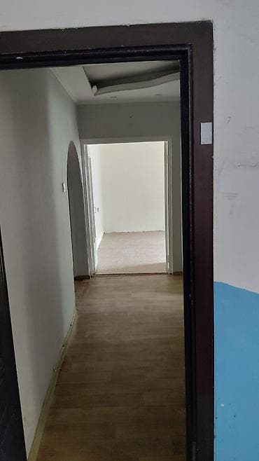 1 комн квартир: 3 комнаты, 71 м², 105 серия, 1 этаж, Требуется ремонт — 2