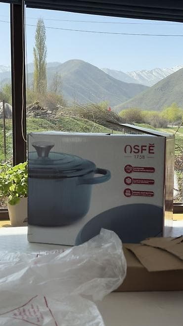 домашние петухи: Набор посуды OSFĚ 1758 — эмалированный чугун, бирюзово‑синий цвет — 2