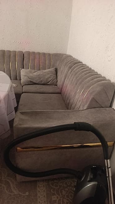 гостинный диван: Угловой диван, C подушками — 1